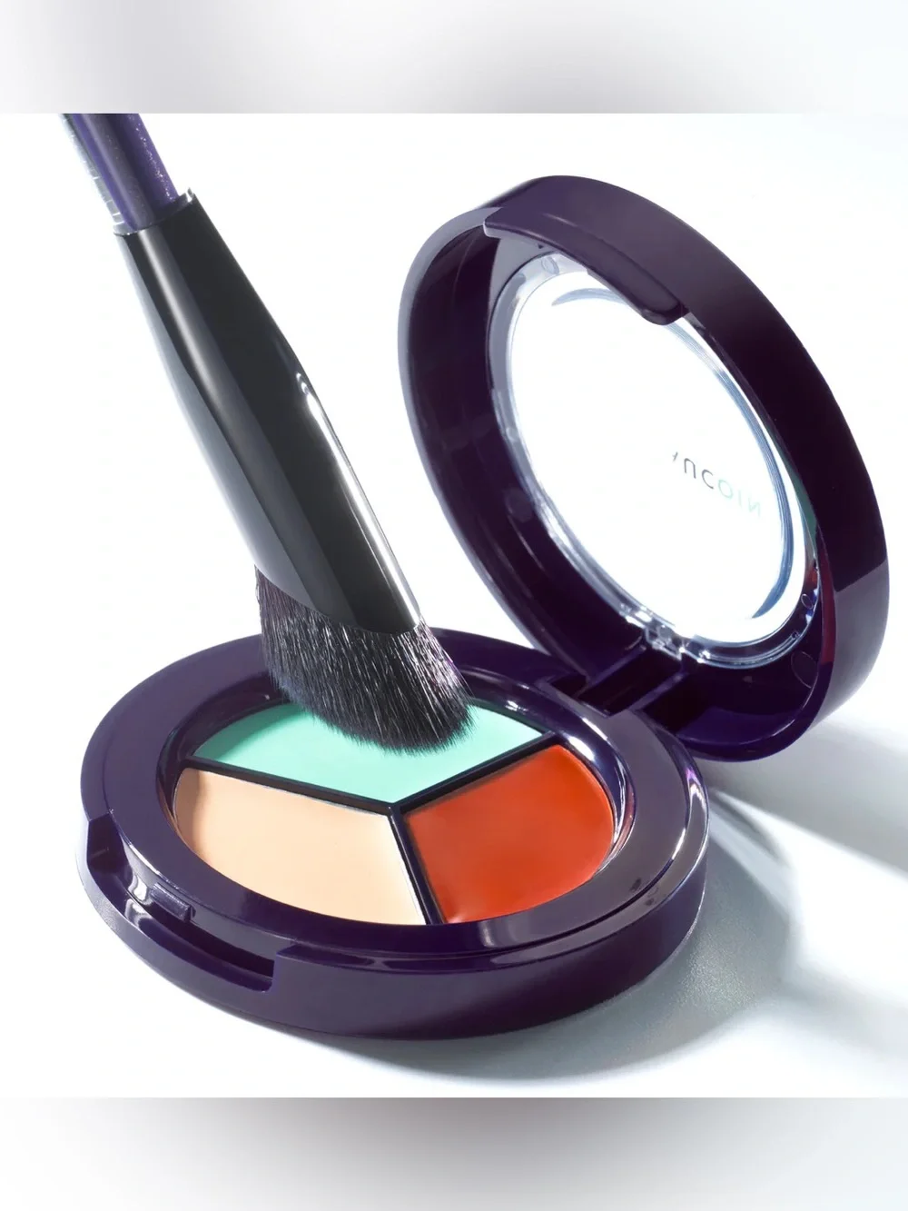 Kevyn Aucoin putting your